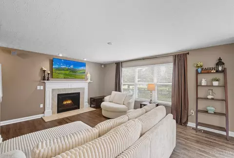 Living - 607 Laura Ct, Harrison, OH 45030 photo 1 of 3