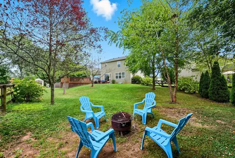 Exterior - 607 Laura Ct, Harrison, OH 45030 photo 8 of 10