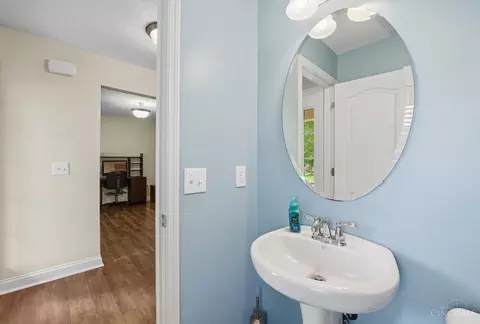 Entry Way - 607 Laura Ct, Harrison, OH 45030 photo 1 of 7