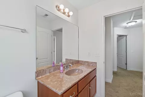 Entry Way - 607 Laura Ct, Harrison, OH 45030 photo 5 of 7