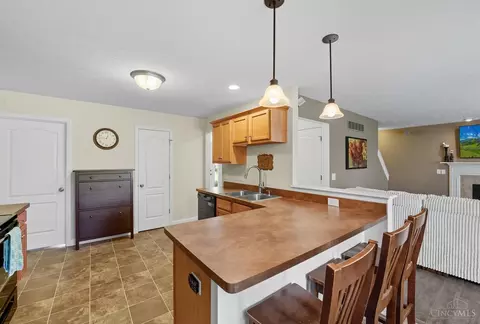 Kitchen - 607 Laura Ct, Harrison, OH 45030 photo 1 of 4
