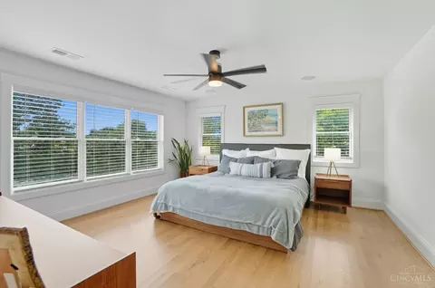Bedroom - 3225 Lookout Dr, Cincinnati, OH 45208 photo 1 of 8