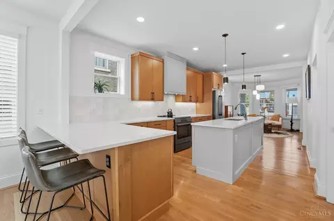 Kitchen - 3225 Lookout Dr, Cincinnati, OH 45208 photo 2 of 4