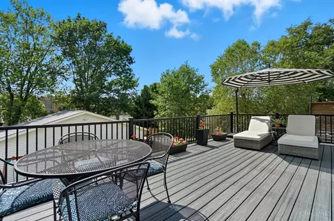 Exterior - 3225 Lookout Dr, Cincinnati, OH 45208 photo 4 of 12