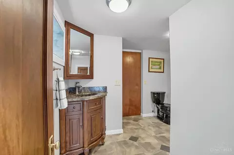 Bath - 3225 Lookout Dr, Cincinnati, OH 45208 photo 8 of 9
