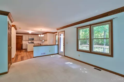 463 Auxier Dr, Cincinnati, OH 45244 photo 9
