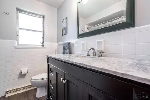 Bath - 6510 Murray Ave, Cincinnati, OH 45227 photo 1 of 1