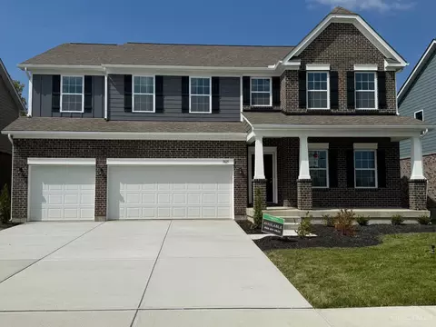 5825 Carriage Meadows Dr, Hamilton, OH 45011