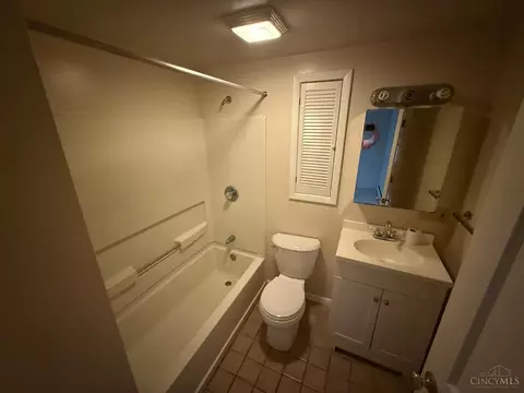 Bath - 4309 Westhaven Ave, Cincinnati, OH 45205 photo 1 of 1