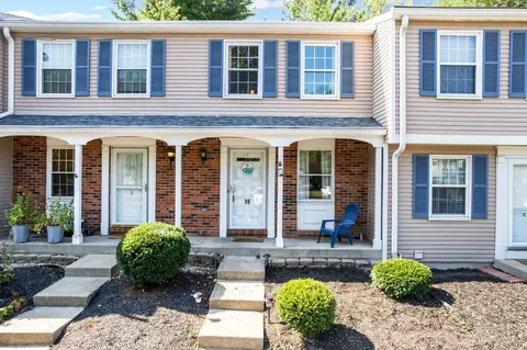 10 Hunters Ct, Amelia, OH 45102