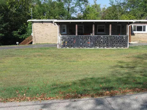 1006 Robin Hill Dr, New Richmond, OH 45157
