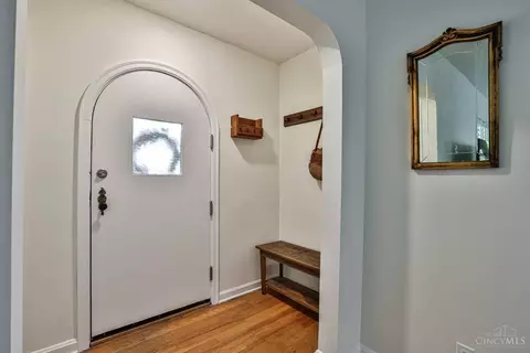 Entry Way - 3860 Settle Rd, Mariemont, OH 45227 photo 2 of 4