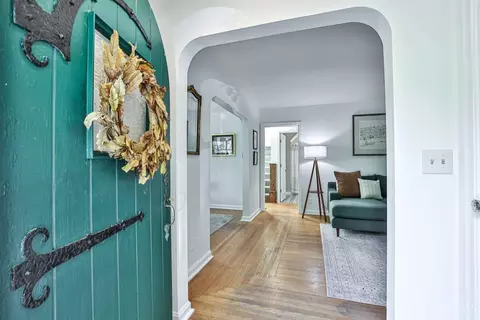 Entry Way - 3860 Settle Rd, Mariemont, OH 45227 photo 4 of 4