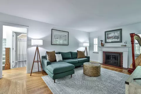 Living - 3860 Settle Rd, Mariemont, OH 45227 photo 1 of 3