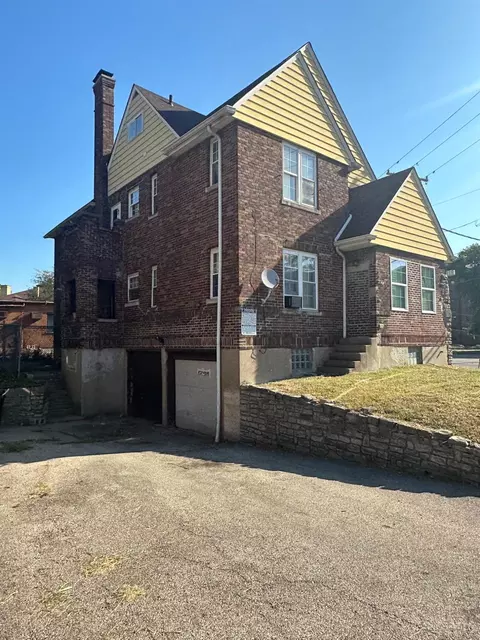 3655 Reading Rd, Cincinnati, OH 45229 photo 2