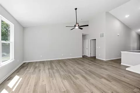 Living - 1255 Eagle Blvd, Hamilton Township, OH 45039 photo 3 of 4