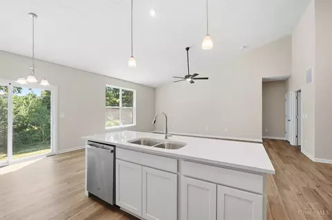 Kitchen - 1255 Eagle Blvd, Hamilton Township, OH 45039 photo 3 of 3