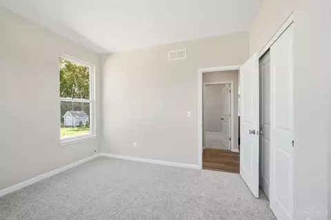 Bedroom - 1255 Eagle Blvd, Hamilton Township, OH 45039 photo 7 of 10