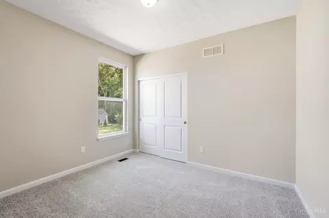 Bedroom - 1255 Eagle Blvd, Hamilton Township, OH 45039 photo 8 of 10