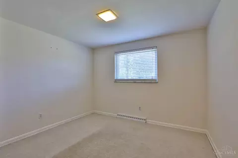 Bedroom - 11220 Foremark Dr, Blue Ash, OH 45241 photo 8 of 9