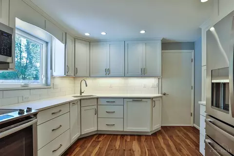 Kitchen - 11220 Foremark Dr, Blue Ash, OH 45241 photo 1 of 4