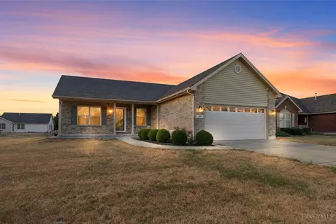 380 Clear Springs Ct, Carlisle, OH 45005