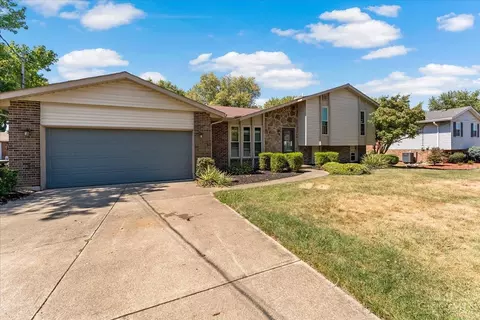 7587 Vinnedge Rd, Hamilton, OH 45011
