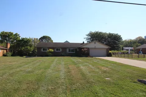 9052 Saxton Dr, West Chester, OH 45069