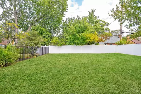 Exterior - 7212 Garden Rd, Cincinnati, OH 45236 photo 5 of 6