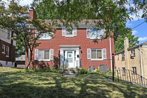 2738 Powell Dr, Cincinnati, OH 45211