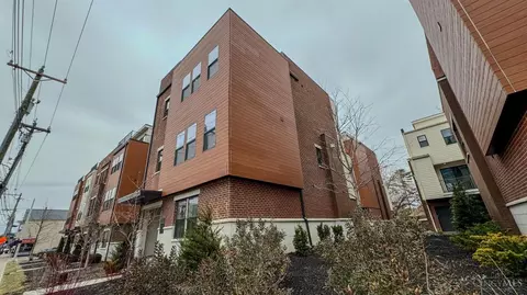 3912 Edwards Rd, Cincinnati, OH 45209 photo 2