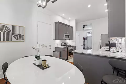 Dining - 320 Mulberry St, Cincinnati, OH 45202 photo 1 of 3