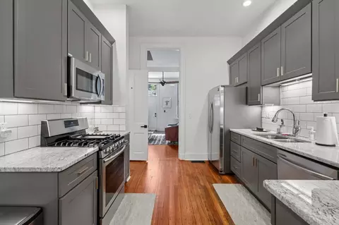 Kitchen - 320 Mulberry St, Cincinnati, OH 45202 photo 3 of 5