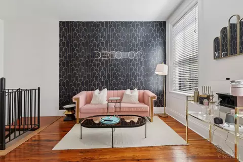 Living - 320 Mulberry St, Cincinnati, OH 45202 photo 7 of 8
