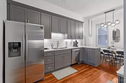 Kitchen - 320 Mulberry St, Cincinnati, OH 45202 photo 2 of 5