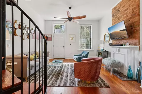 Living - 320 Mulberry St, Cincinnati, OH 45202 photo 4 of 8