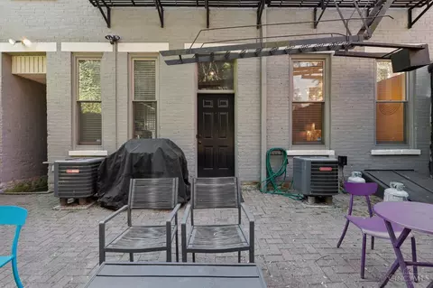 Exterior - 320 Mulberry St, Cincinnati, OH 45202 photo 7 of 12