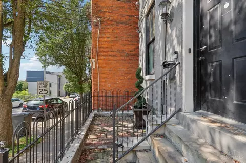Exterior - 320 Mulberry St, Cincinnati, OH 45202 photo 2 of 12