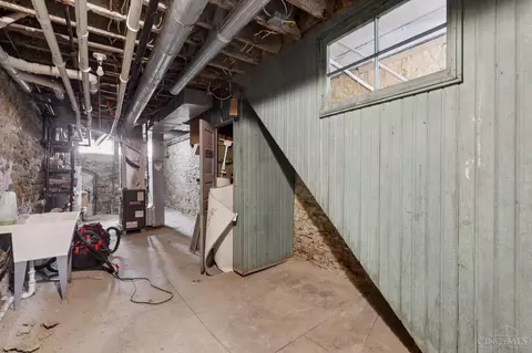 Entry Way - 320 Mulberry St, Cincinnati, OH 45202 photo 4 of 5