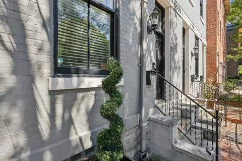 Exterior - 320 Mulberry St, Cincinnati, OH 45202 photo 3 of 12