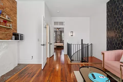 Entry Way - 320 Mulberry St, Cincinnati, OH 45202 photo 2 of 5