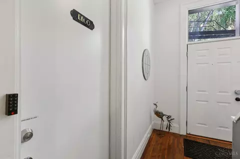 Entry Way - 320 Mulberry St, Cincinnati, OH 45202 photo 5 of 5