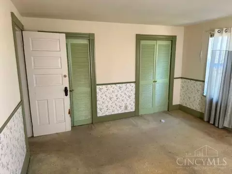 Bedroom - 4286 Ebenezer Rd, Cincinnati, OH 45248 photo 2 of 4