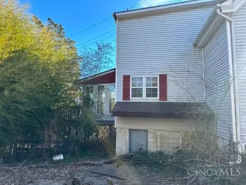 Exterior - 4286 Ebenezer Rd, Cincinnati, OH 45248 photo 3 of 4