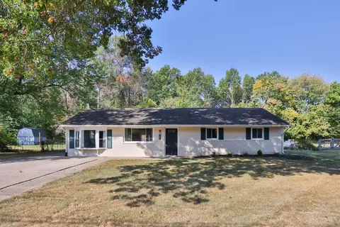 33 Sutton Ln, Goshen, OH 45122