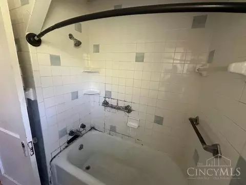 Bath - 8615 Monroe Ave, Cincinnati, OH 45242 photo 1 of 1