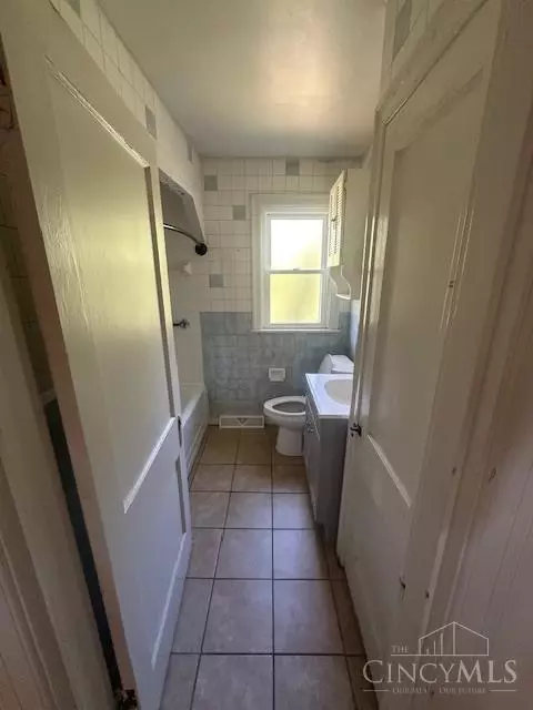 Entry Way - 8615 Monroe Ave, Cincinnati, OH 45242 photo 1 of 1