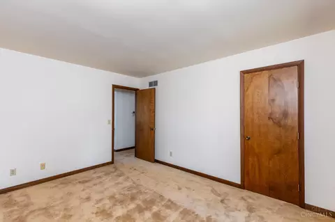 524 Topfield Dr, Cincinnati, OH 45255 photo 35