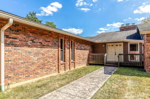 524 Topfield Dr, Cincinnati, OH 45255 photo 6