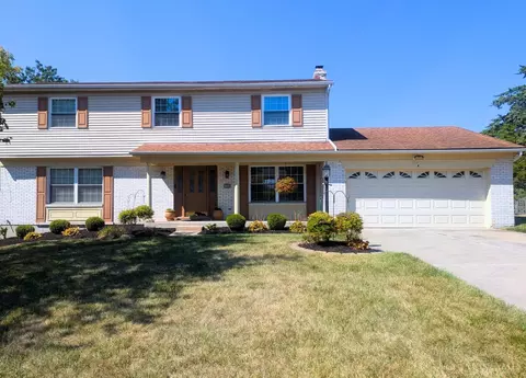 12069 Cantrell Dr, Springdale, OH 45246